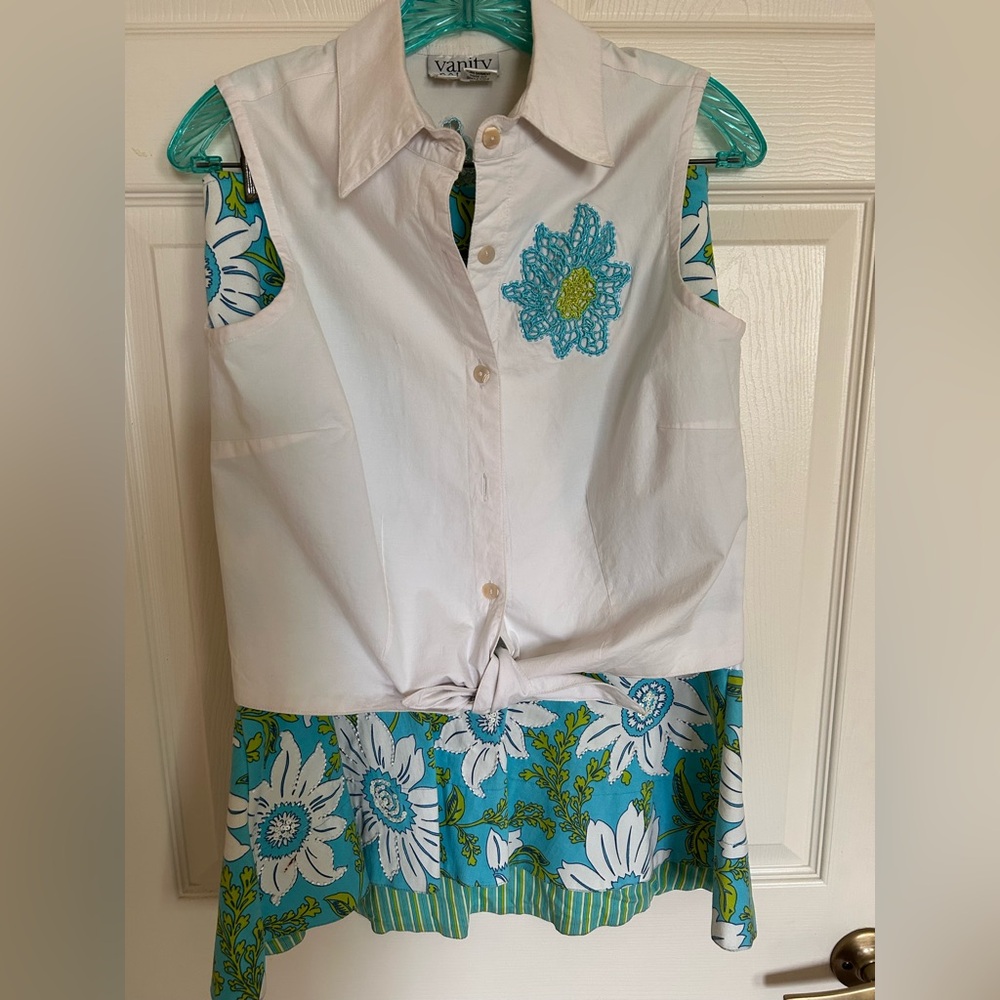 Vanity Women’s Petite White and Blue Floral Dress
